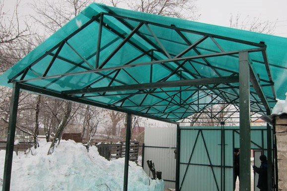 Двускатный навес из поликарбоната в Челябинске